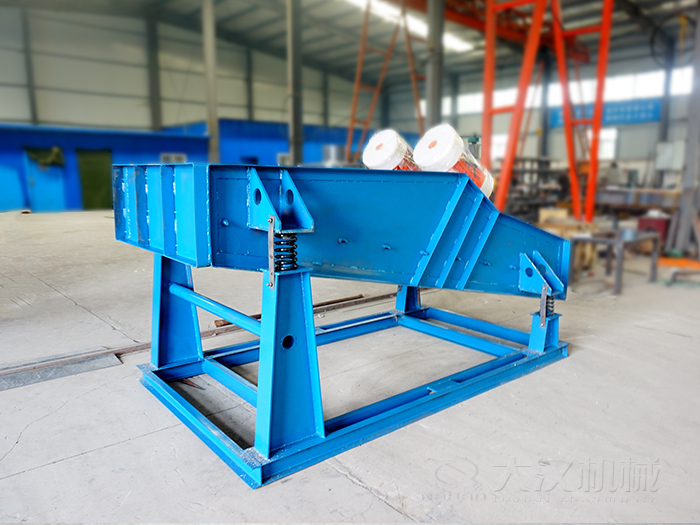 大型振動篩主要是用來篩分煤礦，礦石一些大型的篩分場地中。